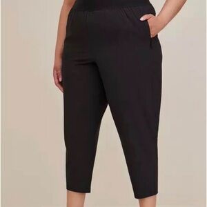 Torrid Happy Camper Stretch
Woven Active Pant Size 3